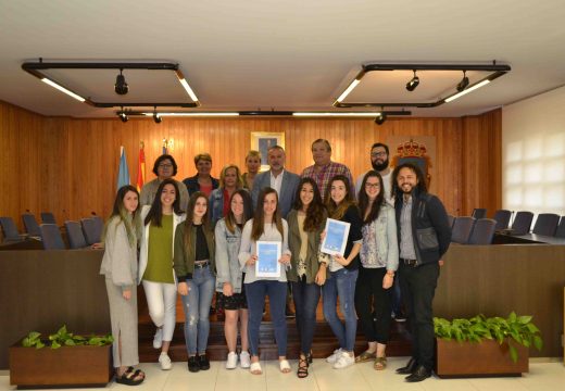 Alumnos da Facultade de Turismo e Empresariais da UDC presentan un proxecto de lecer adaptado para o río Mero